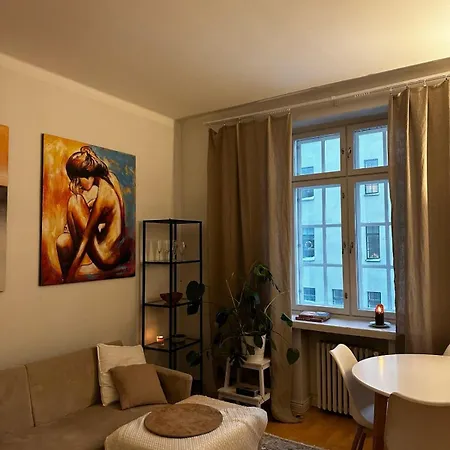 Compact One-bedroom In Taka-toeoeloe Διαμέρισμα *