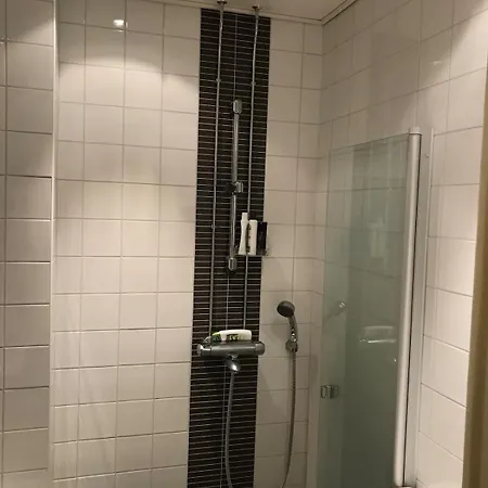 Compact One-bedroom In Taka-toeoeloe アパート ヘルシンキ