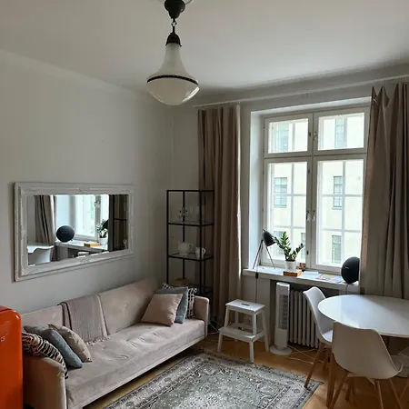 アパート Compact One-bedroom In Taka-toeoeloe ヘルシンキ