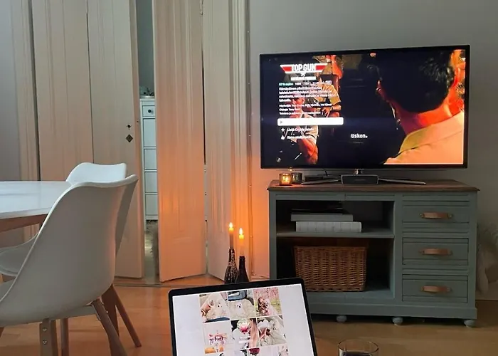 Compact One-bedroom In Taka-toeoeloe * Helsinki